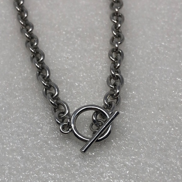 Chunky Heart & Crown Pendant Necklace Silver Tone Chainlink - Picture 9 of 10